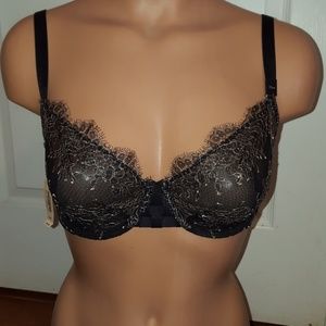 NWT Victoria's Secret Black Lace Bra Size 32DD